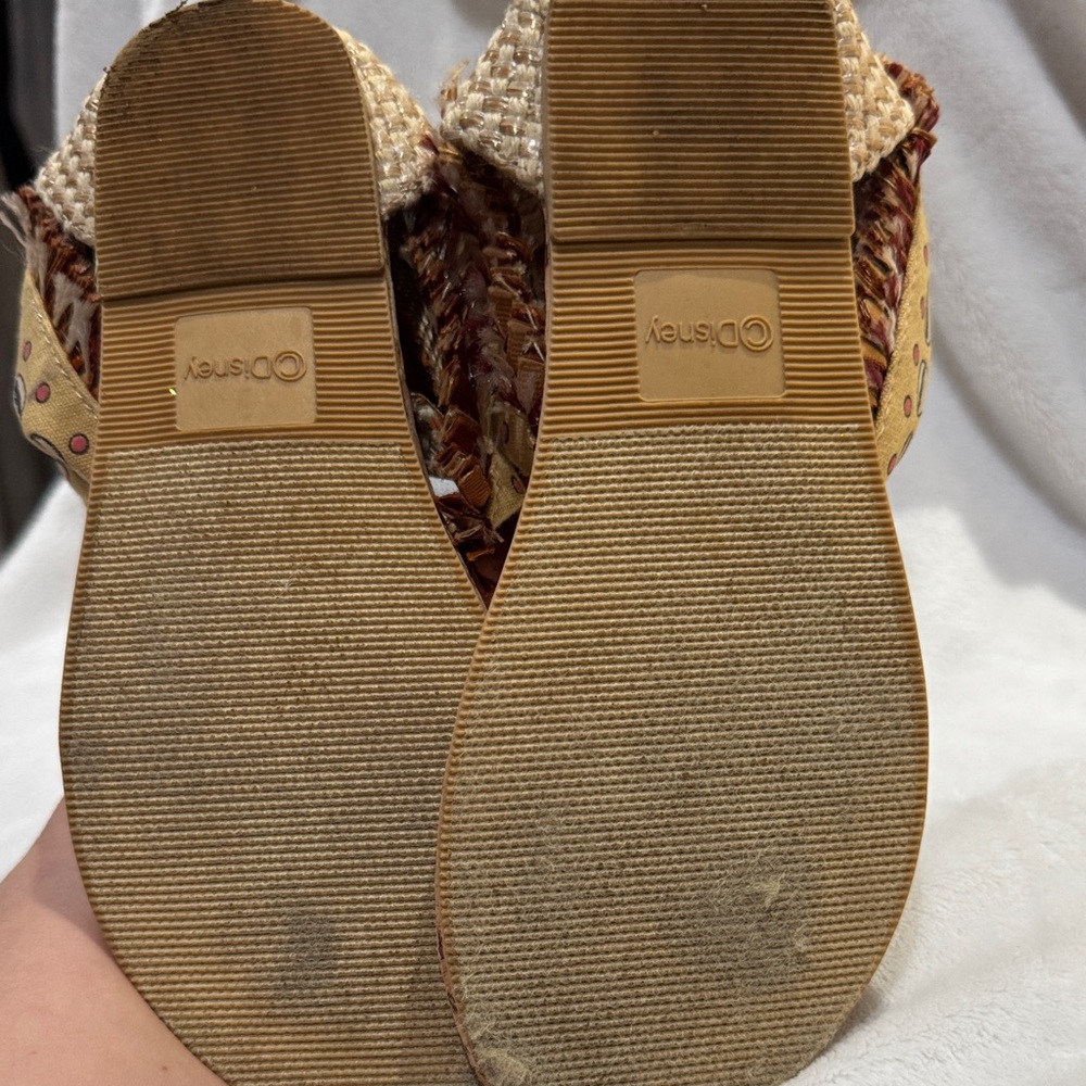 Disney’s Moana costume shoes - Picture 2 of 3